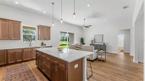 Kitchen - 535 Shanklin Ave, Bartow, FL 33830 photo 3 of 5
