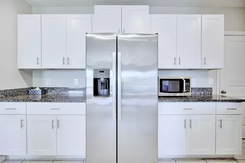Kitchen - 2139 Old Mining Rd, Lakeland, FL 33801 photo 3 of 6