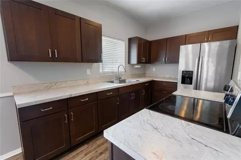 Kitchen - 545 Shady Ln, Bartow, FL 33830 photo 2 of 3