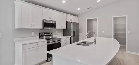 Kitchen - 7027 161st Ter E, Parrish, FL 34219 photo 1 of 3