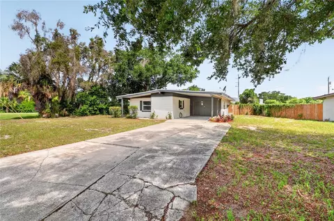 1303 NE Stately Oaks Dr NW, Winter Haven, FL 33881