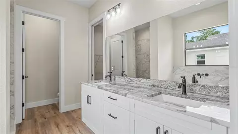 Bath - 3611 E Gaskins Rd, Bartow, FL 33830 photo 1 of 7
