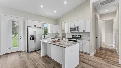 Kitchen - 3611 E Gaskins Rd, Bartow, FL 33830 photo 1 of 5