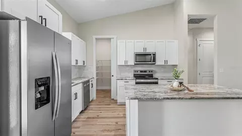 Kitchen - 3611 E Gaskins Rd, Bartow, FL 33830 photo 3 of 5