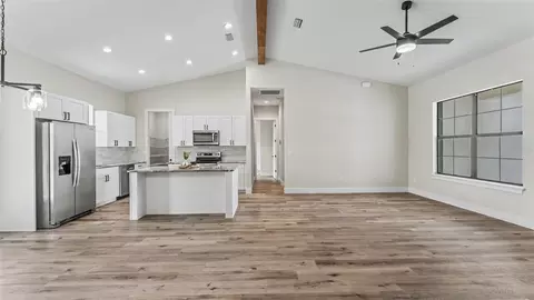 Living - 3611 E Gaskins Rd, Bartow, FL 33830 photo 5 of 7