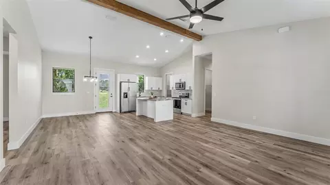 Living - 3611 E Gaskins Rd, Bartow, FL 33830 photo 3 of 7