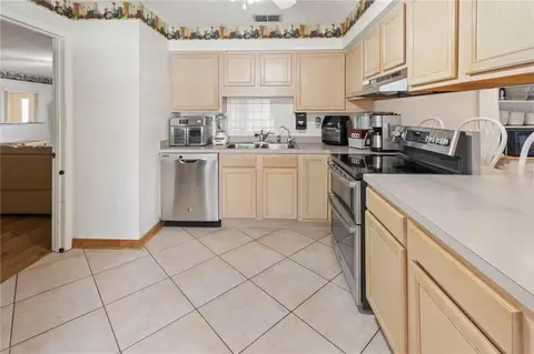 Kitchen - 245 Alturas Rd, Bartow, FL 33830 photo 2 of 3