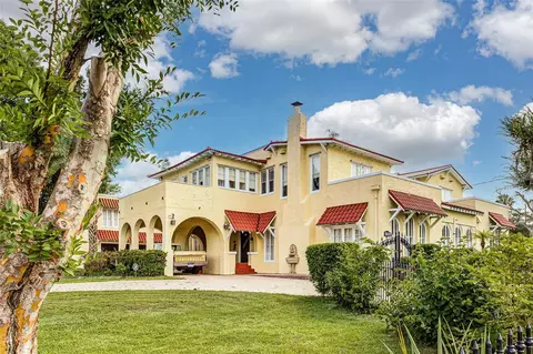 845 Edgewood Dr, Lakeland, FL 33803