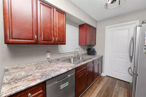 Kitchen - 4561 David Dr, Bartow, FL 33830 photo 3 of 4