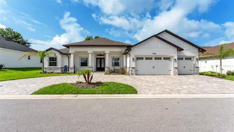 2729 Sunrise Landing Ln, Lakeland, FL 33812