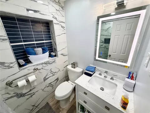 Bath - 1185 S Johnson Ave, Bartow, FL 33830 photo 1 of 4
