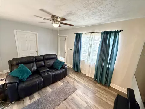 Living - 1185 S Johnson Ave, Bartow, FL 33830 photo 3 of 4