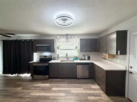 Kitchen - 1185 S Johnson Ave, Bartow, FL 33830 photo 1 of 7