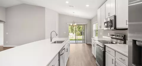 Kitchen - 617 Cypress Creek Run, Saint Cloud, FL 34771 photo 3 of 5