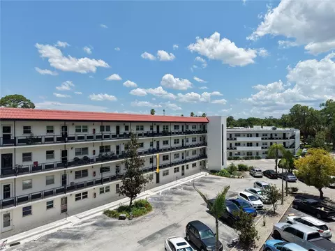 200 El Camino Dr #111, Winter Haven, FL 33884