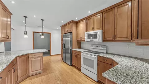 Kitchen - 1145 E George St, Bartow, FL 33830 photo 2 of 4