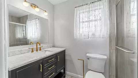 Bath - 1145 E George St, Bartow, FL 33830 photo 1 of 3