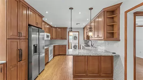 Kitchen - 1145 E George St, Bartow, FL 33830 photo 4 of 4