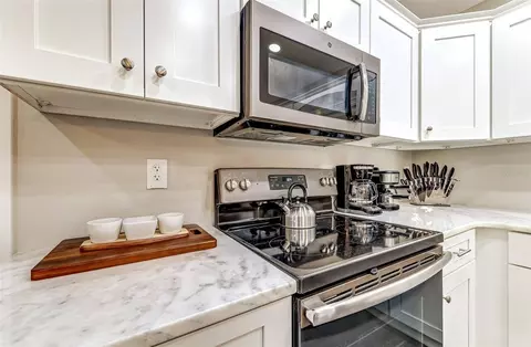 Kitchen - 220 Kite Ave, Sebring, FL 33870 photo 6 of 6