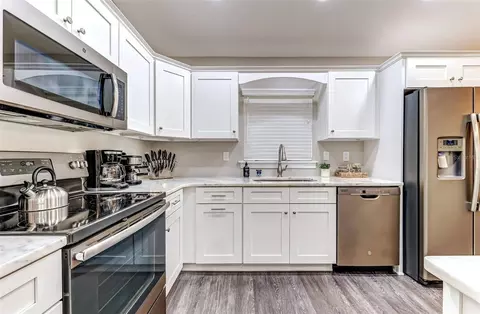 Kitchen - 220 Kite Ave, Sebring, FL 33870 photo 5 of 6