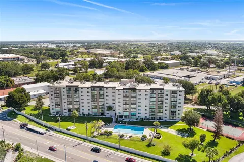1776 6th St NW #807, Winter Haven, FL 33881