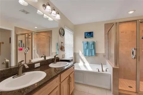 Bath - 4132 Martindale Loop, Winter Haven, FL 33884 photo 2 of 4