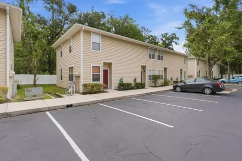 1710 NW 7th St #604, Gainesville, FL 32609