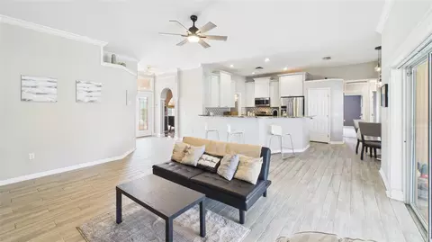 Living - 315 Lanceolate Dr, Winter Haven, FL 33880 photo 2 of 4