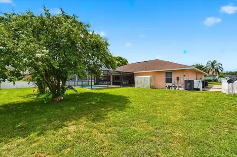 Exterior - 315 Lanceolate Dr, Winter Haven, FL 33880 photo 8 of 9