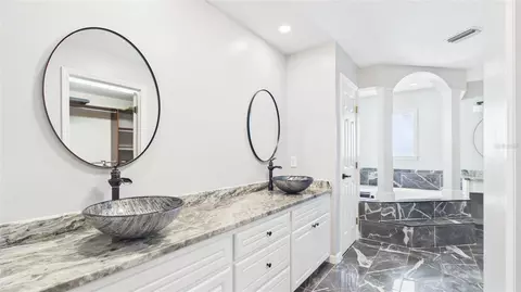 Bath - 315 Lanceolate Dr, Winter Haven, FL 33880 photo 2 of 6