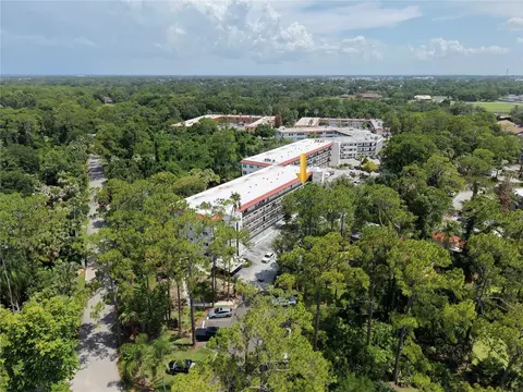 200 El Camino Dr #306, Winter Haven, FL 33884