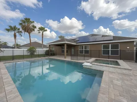 Exterior - 233 Mandolin Dr, Winter Haven, FL 33884 photo 3 of 4