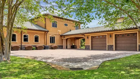 Exterior - 5503 Downing St, Dover, FL 33527 photo 5 of 17