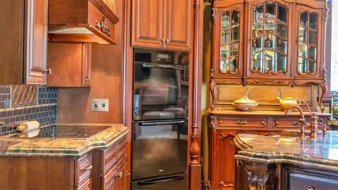 Kitchen - 5503 Downing St, Dover, FL 33527 photo 3 of 10