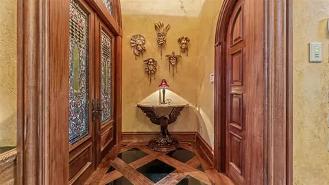 Entry Way - 5503 Downing St, Dover, FL 33527 photo 9 of 11