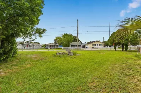 Exterior - 675 E Bay Ave, Eagle Lake, FL 33839 photo 8 of 8