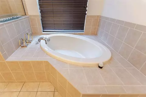 Bath - 4193 Beaumont Loop, Spring Hill, FL 34609 photo 6 of 7