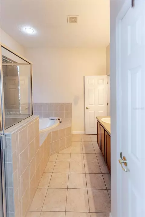 Bath - 4193 Beaumont Loop, Spring Hill, FL 34609 photo 5 of 7