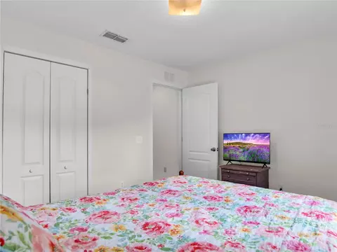 Bedroom - 1601 Taylor Landing Dr, Bartow, FL 33830 photo 5 of 7