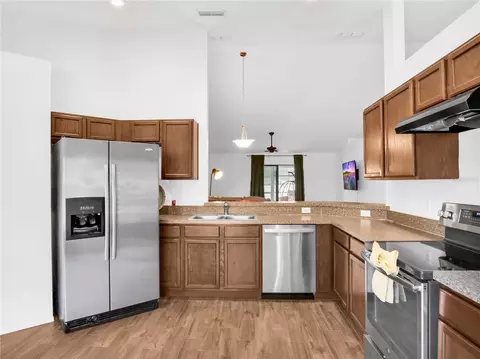 Kitchen - 1601 Taylor Landing Dr, Bartow, FL 33830 photo 2 of 6