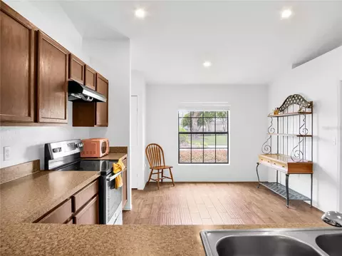 Kitchen - 1601 Taylor Landing Dr, Bartow, FL 33830 photo 6 of 6