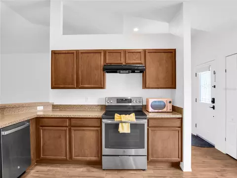 Kitchen - 1601 Taylor Landing Dr, Bartow, FL 33830 photo 5 of 6