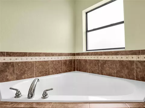 Bath - 1601 Taylor Landing Dr, Bartow, FL 33830 photo 3 of 7