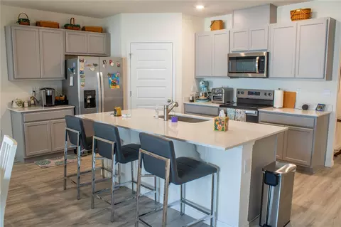 Kitchen - 5214 Orchard Oriole Loop, Bartow, FL 33830 photo 1 of 2