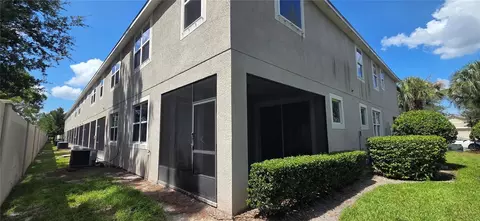Exterior - 10322 Holstein Edge Pl, Riverview, FL 33569 photo 7 of 11