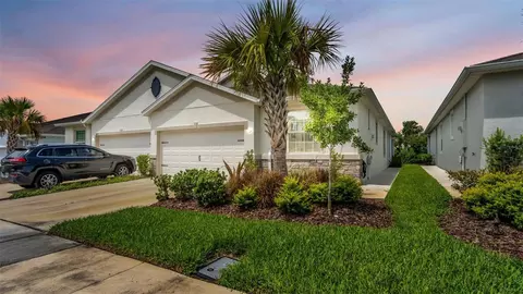 3817 Stormy Thistle Pl, Plant City, FL 33565