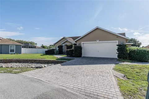 Exterior - 205 Thomas Ct, Winter Haven, FL 33880 photo 3 of 17