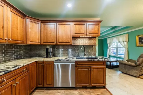 Kitchen - 205 Thomas Ct, Winter Haven, FL 33880 photo 5 of 5