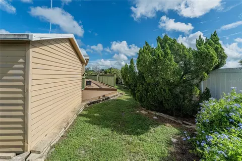 Exterior - 205 Thomas Ct, Winter Haven, FL 33880 photo 16 of 17