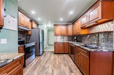 Kitchen - 205 Thomas Ct, Winter Haven, FL 33880 photo 1 of 5